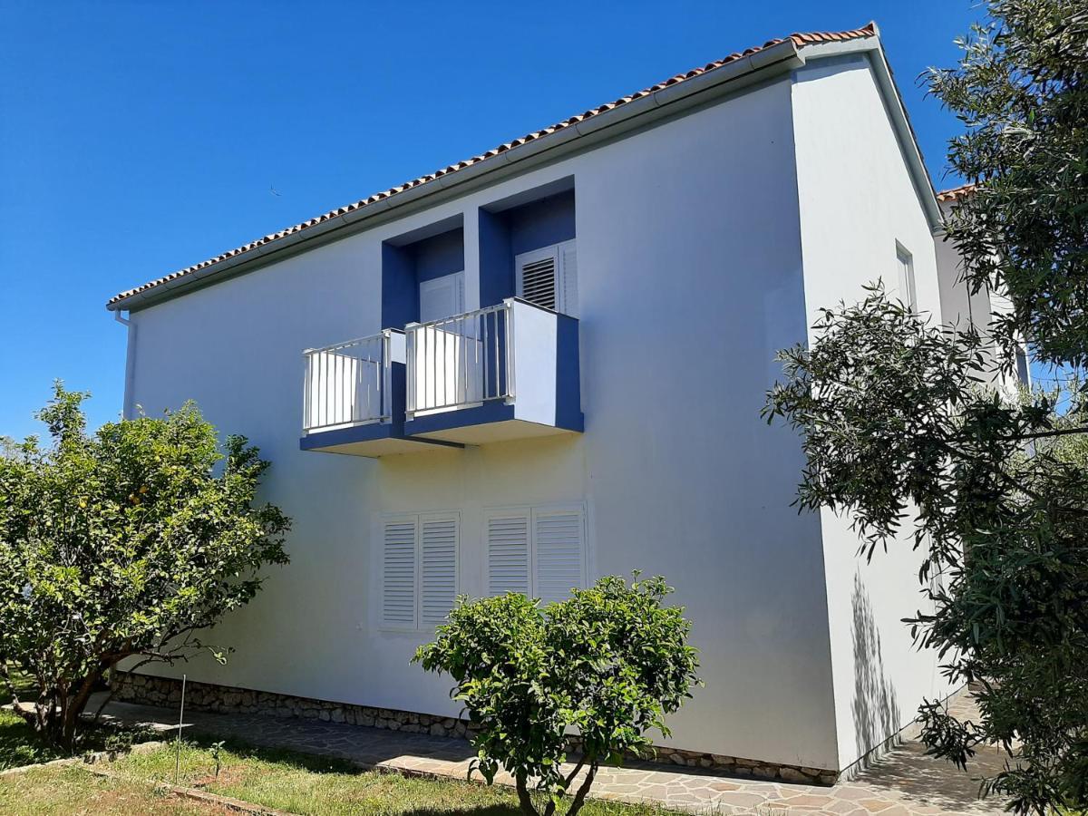 Ferienwohnung Family House Rebeka Ugljan Exterior foto