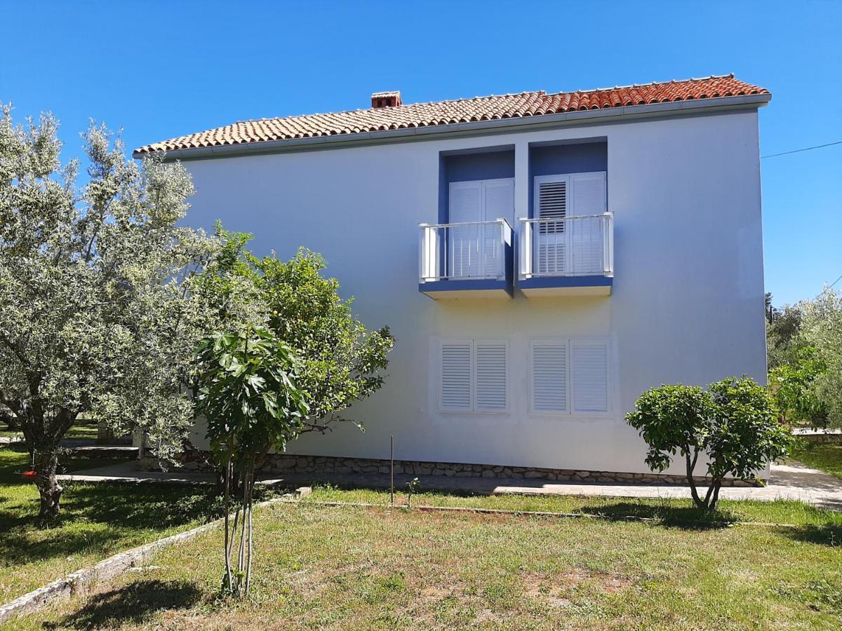 Ferienwohnung Family House Rebeka Ugljan Exterior foto